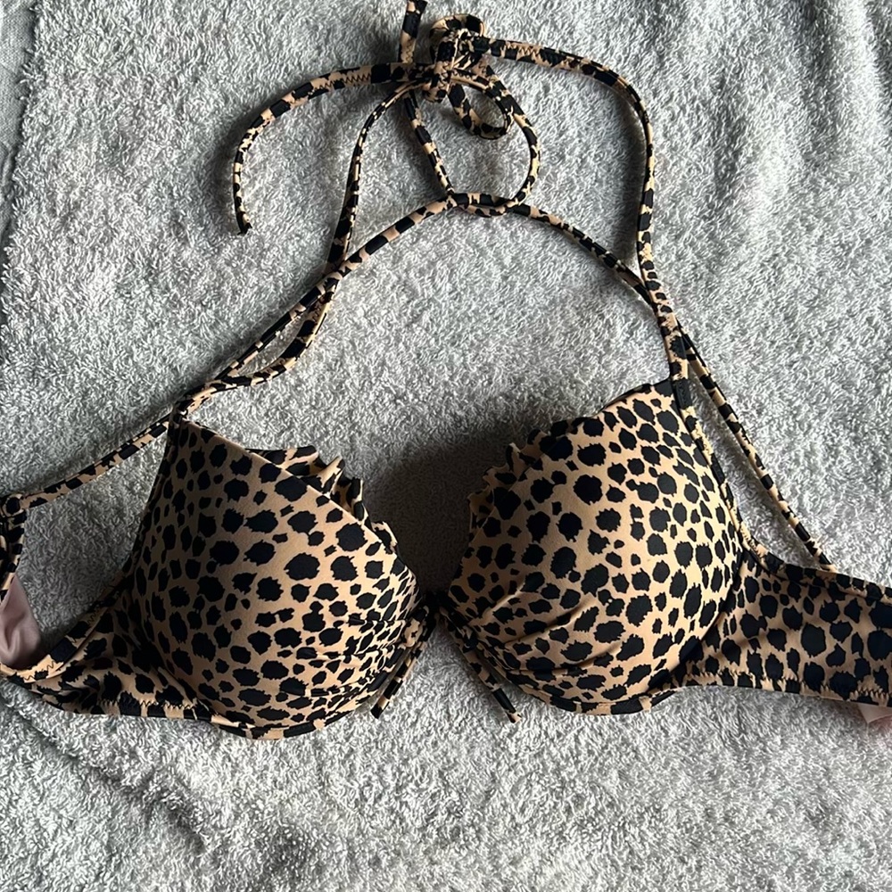 Victoria’s Secret bikini top